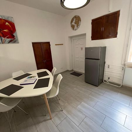 Chez Sonou , Nimes Centre Apartman Kültér fotó
